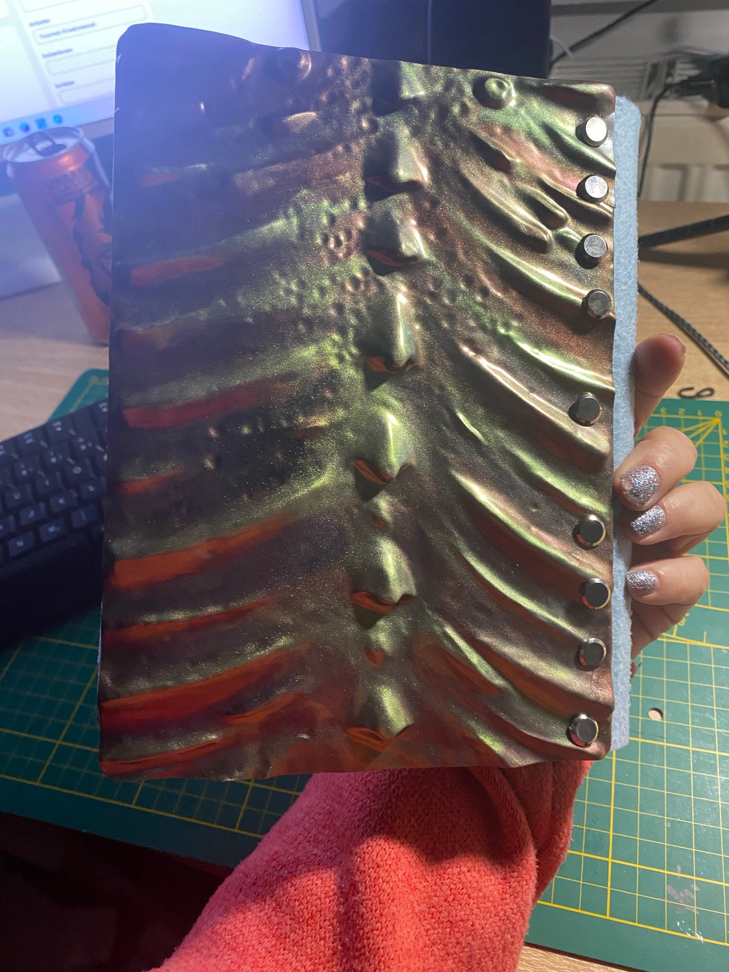Nr.10 Drachen Binder aus Epoxidharz