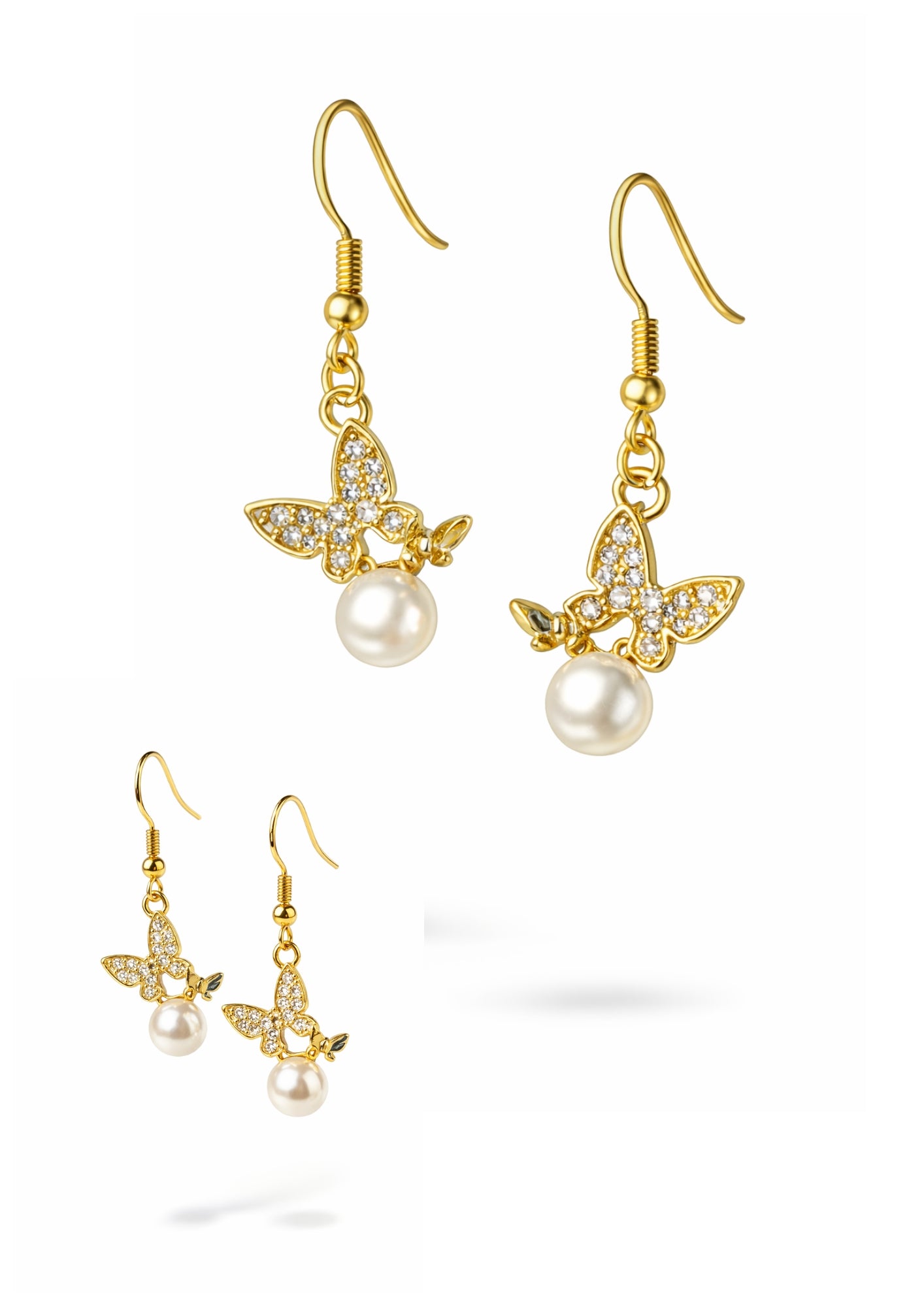Super schöne Ohrringe in Goldoptik mit Schmetterling, Perle und Strasssteinen.